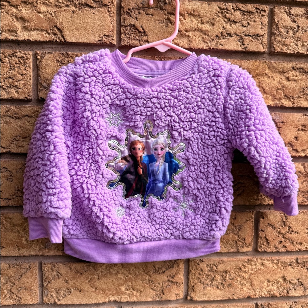 10/$25 • Disney Frozen II Sherpa Sweatshirt‎